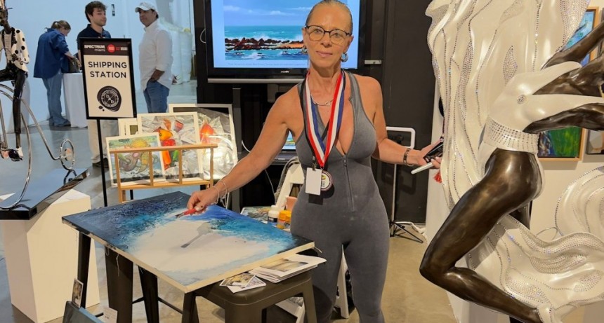 Fabiana Yustman expuso cuatro pinturas en Miami