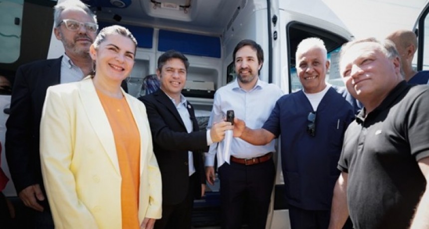 Kicillof inauguró obras clave en un hospital de Moreno y completó la entrega de 425 ambulancias en la Provincia