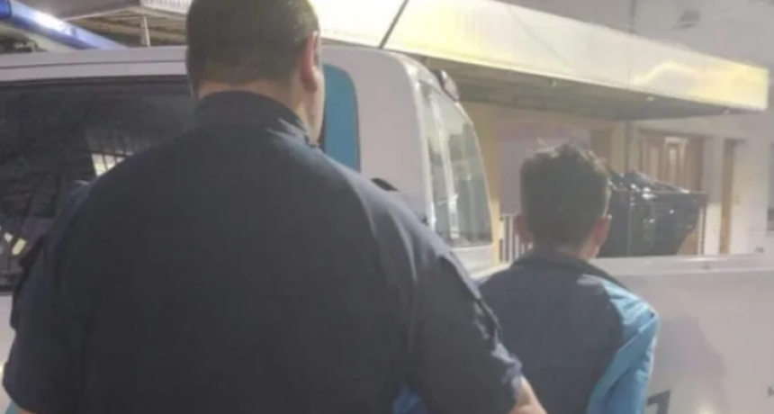 Apresaron a cuatro ladrones que atacaron a puñaladas a un hombre para robarle el auto