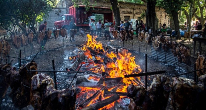Roque Pérez se prepara para la Noche de los Almacenes, la fiesta más campera y auténtica de la Provincia